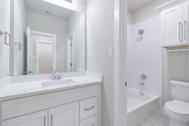 Building Photo - 9101 Noel St