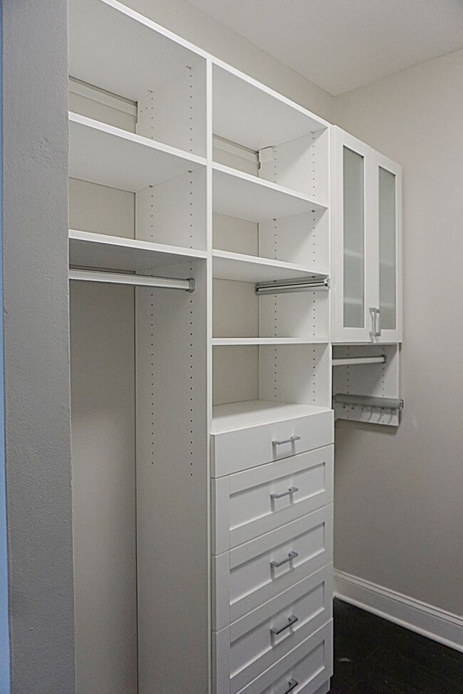 Building Photo - A Modern Living of Top-Level Unit in the C...