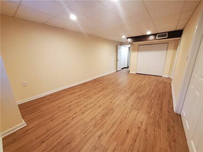 Building Photo - 2533 Hunton Ct