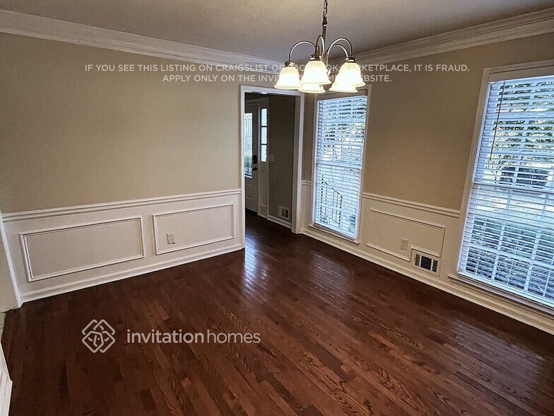 Building Photo - 125 Astwood Ct