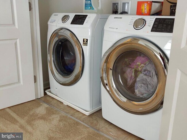 Building Photo - 42891 Edgegrove Heights Terrace