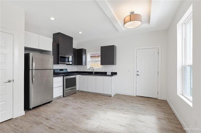 Building Photo - 3716 Valeria St