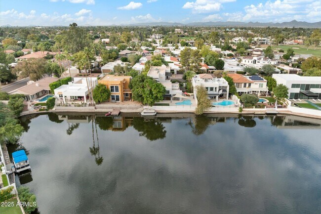 Building Photo - 7613 E Vía Del Reposo