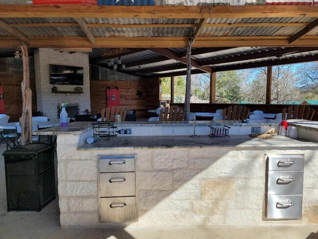 Building Photo - 299 Willow Springs Dr