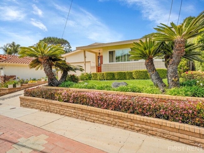 Building Photo - 5250 Vickie Dr