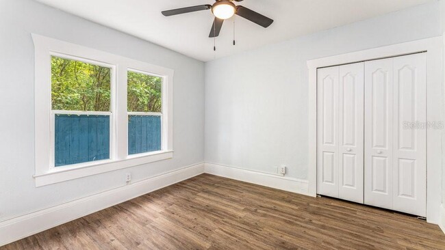 Building Photo - 912 E Carolina Ave