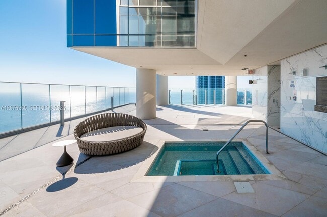 Building Photo - 18501 Collins Ave