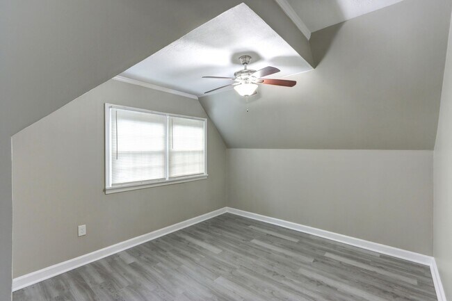 Building Photo - Large 4BR/2BA Ardsley Park House For Rent - Huge Yard