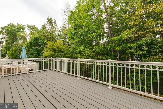Building Photo - 2655 Glenriver Way