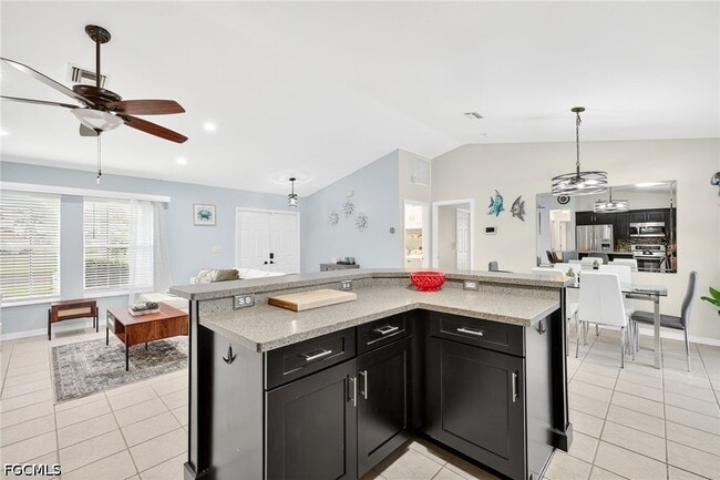 Building Photo - 2919 SW 25th St