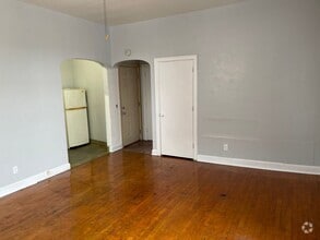 Building Photo - Large one room efficiency with large kitchen