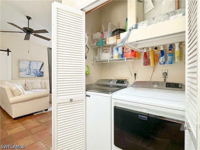 Building Photo - 1042 Oak Forest Dr