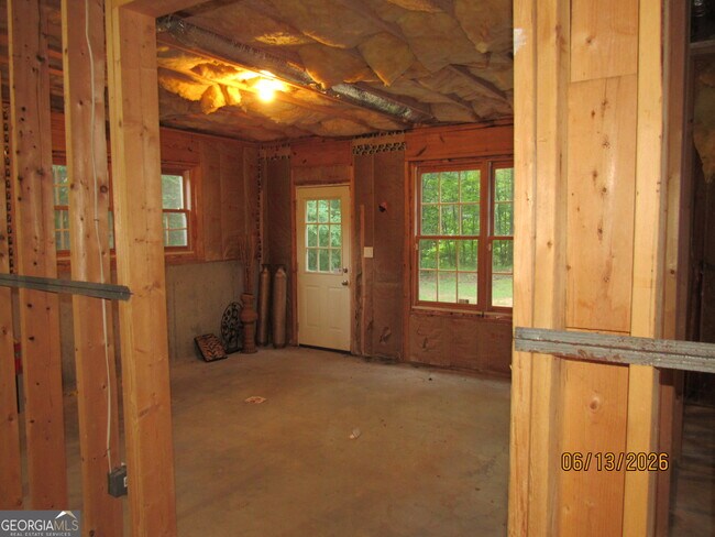 Building Photo - 115 Sutton Ct