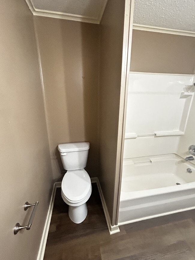 Building Photo - 451 Mill St