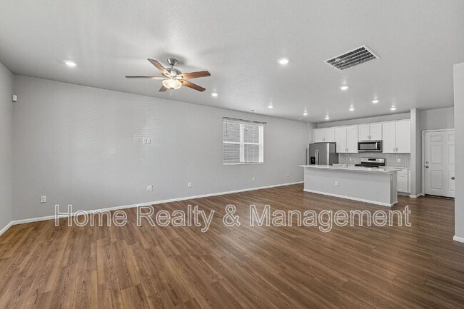 Building Photo - 12220 Dairy St
