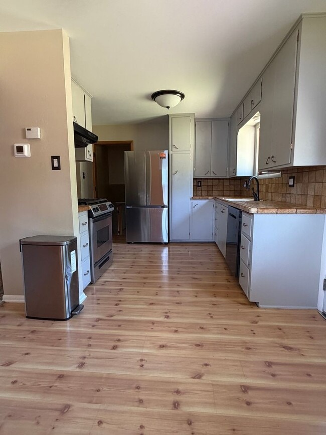 Building Photo - 95 Chapparal Cir