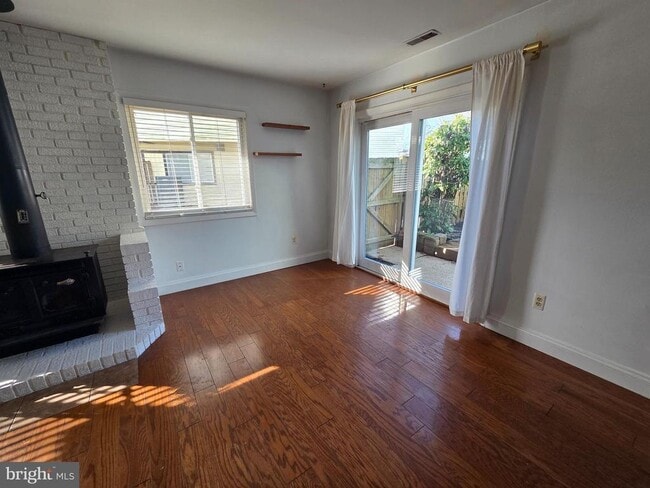 Building Photo - 1729 Leisure Way