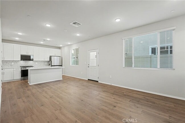 Building Photo - 28506 Via Priorat