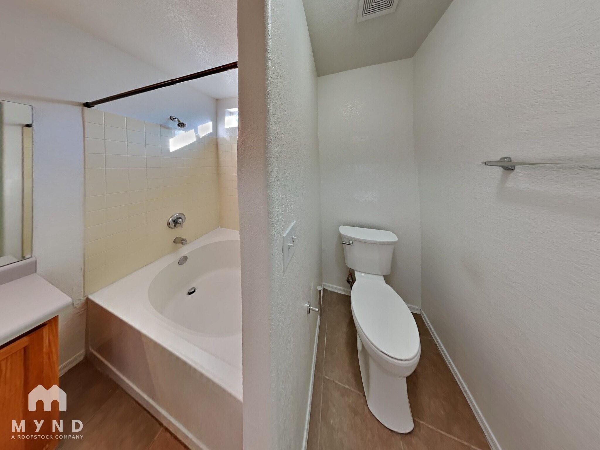 Building Photo - 4230 S Mayberry Pl