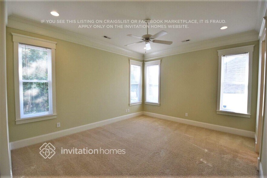 Building Photo - 506 Camellia St