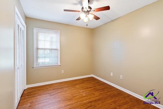 Building Photo - 105 Meriwood Dr