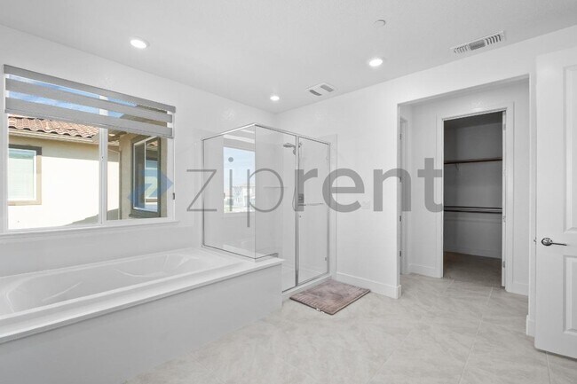 Building Photo - Unit