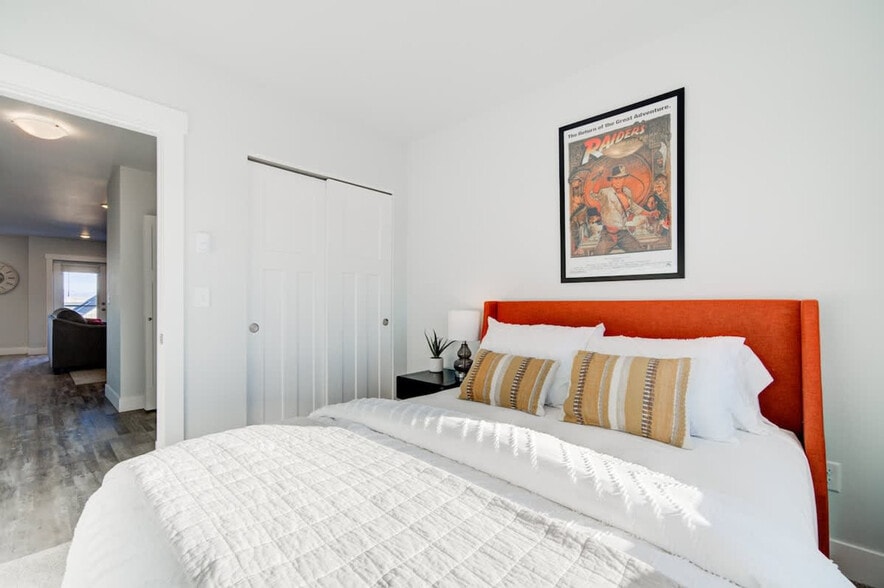 Building Photo - 5242 Fallon St