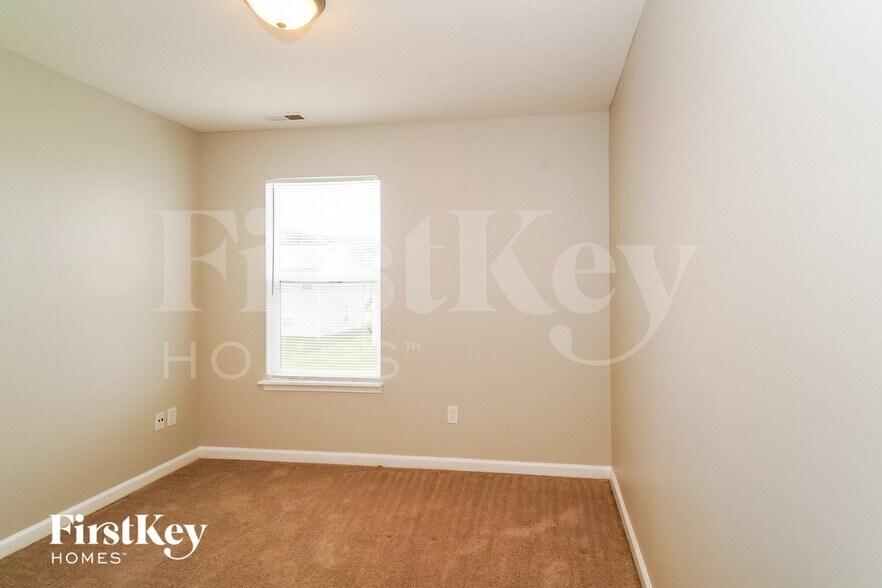 Building Photo - 8123 Fisher Bend Dr