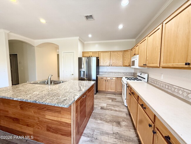 Building Photo - 2640 W Quail View Loop