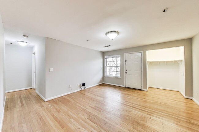 Building Photo - NEW KITCHEN, NEW HARDWOODS -- 1+1  in the ...