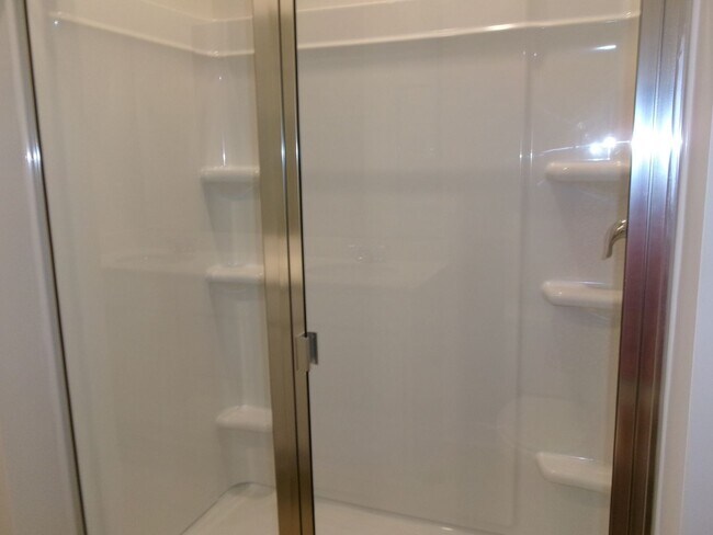 Building Photo - 3 bedroom, 3 bath townhome in Blue Heron Retreat