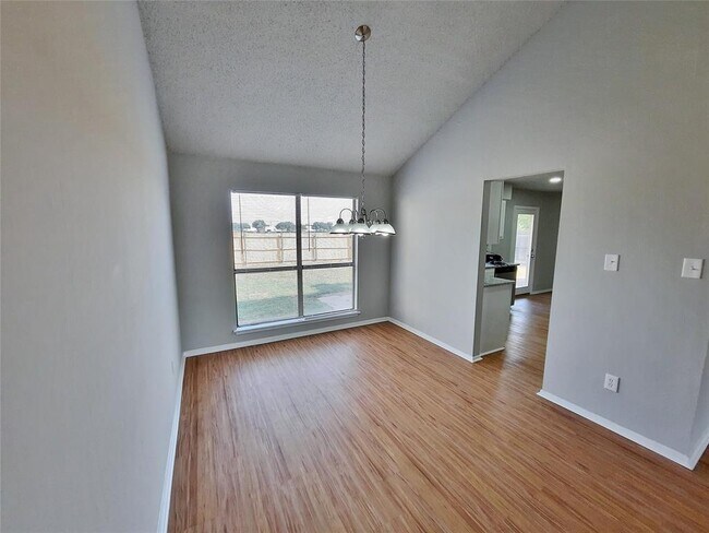 Building Photo - 2646 Winslow Dr