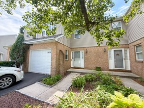 Building Photo - 1636 MacIntosh Way