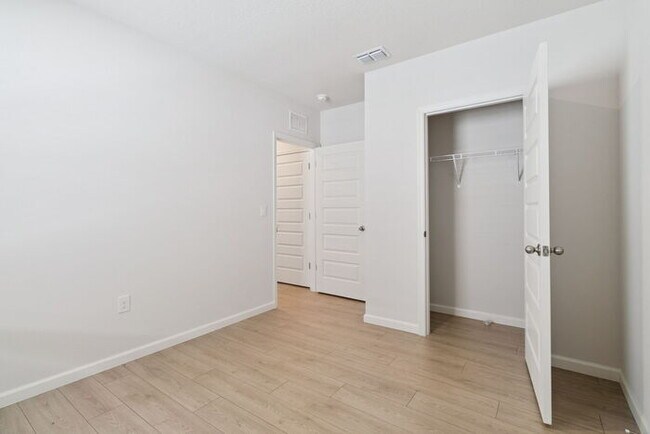 Building Photo - 1434 Garabaldi Cir SE