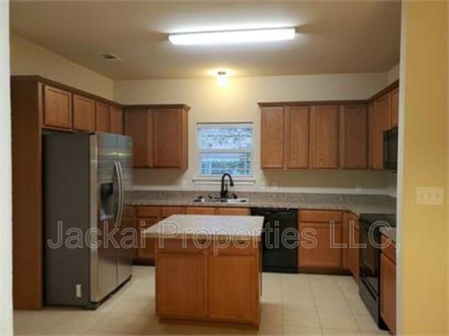 Building Photo - 214 N Ricketts St