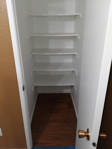 Building Photo - 6724 Plymouth Rd