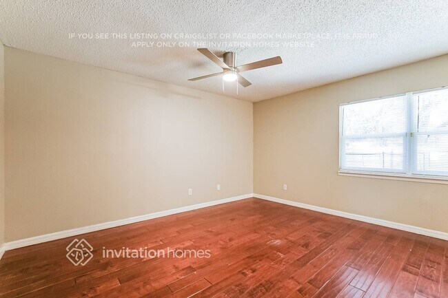 Building Photo - 9 N Aurora Dr