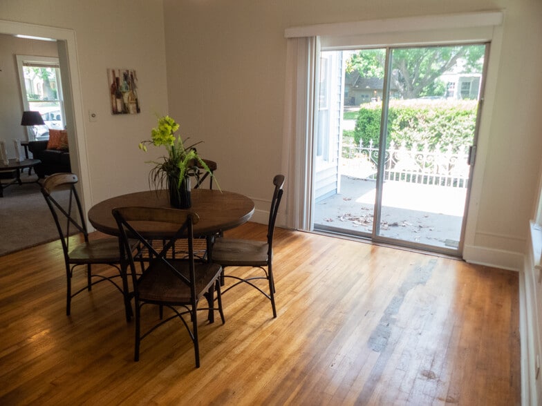 Building Photo - 1015 N 1st St