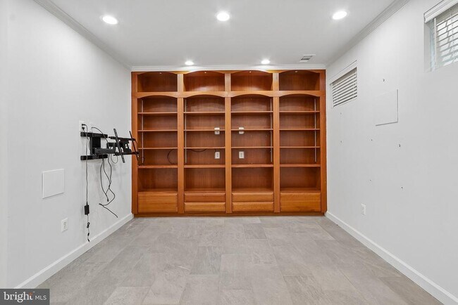 Building Photo - 519 Brummel Ct NW