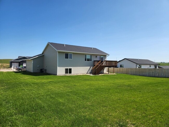 Building Photo - 4 BED | 3 BATH | SINGLE-FAMILY | DOUBLE GA...
