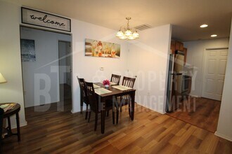 Building Photo - MOVE IN SPECIAL! Beautiful 3-Bedroom Home Near the Branson Strip