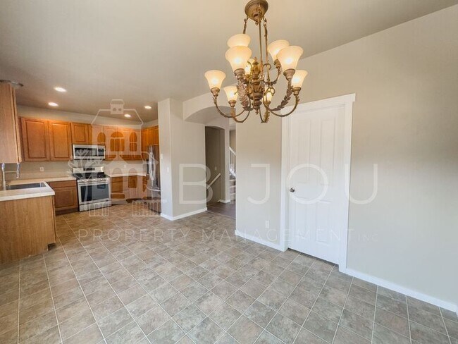 Building Photo - 5199 Dovetail Ln