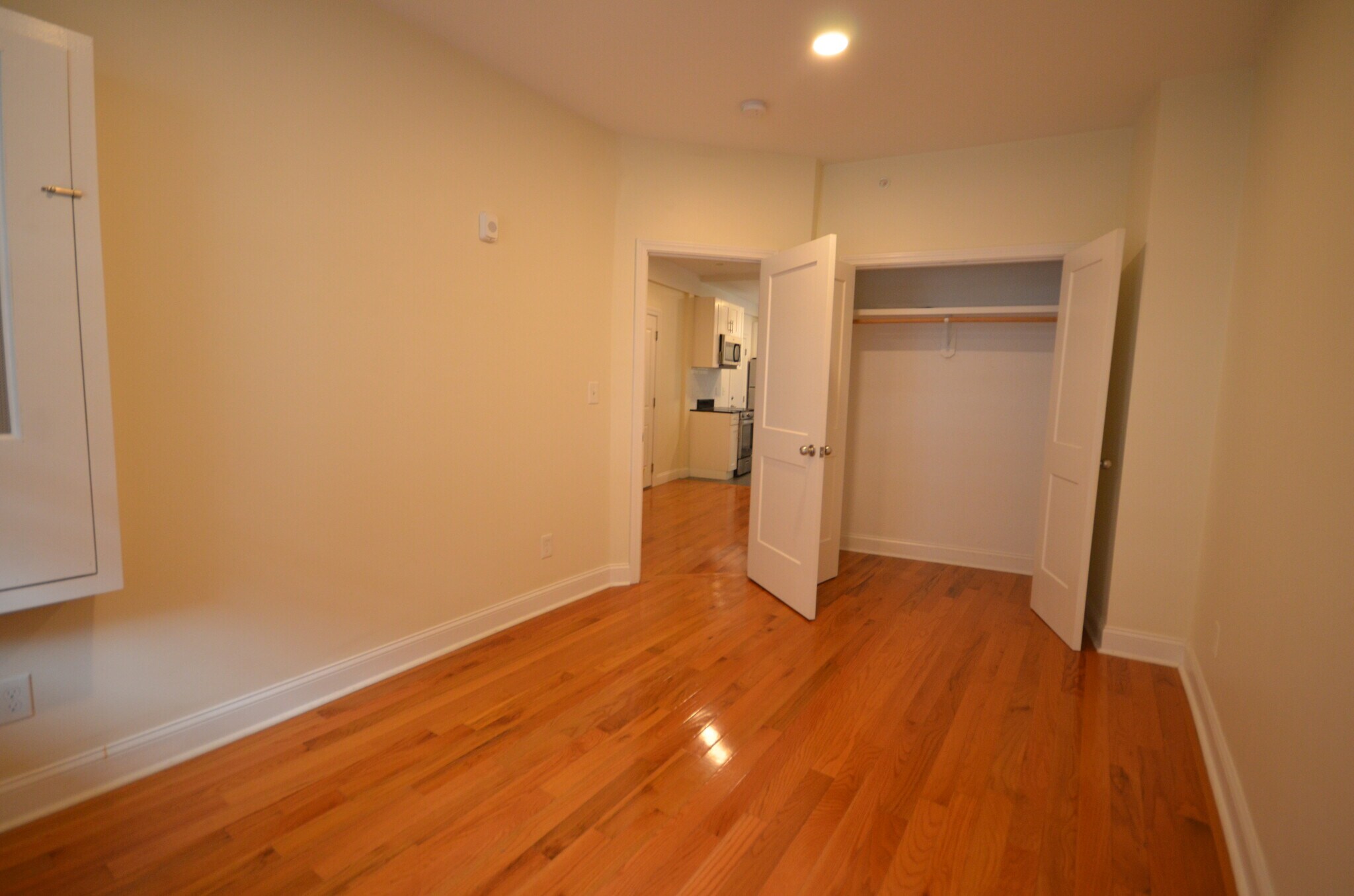 Building Photo - 129 Sutherland Rd