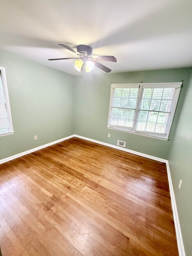 Building Photo - 245 Milledge Heights