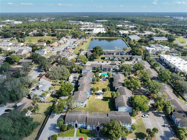 Building Photo - 2569 N Alafaya Trail