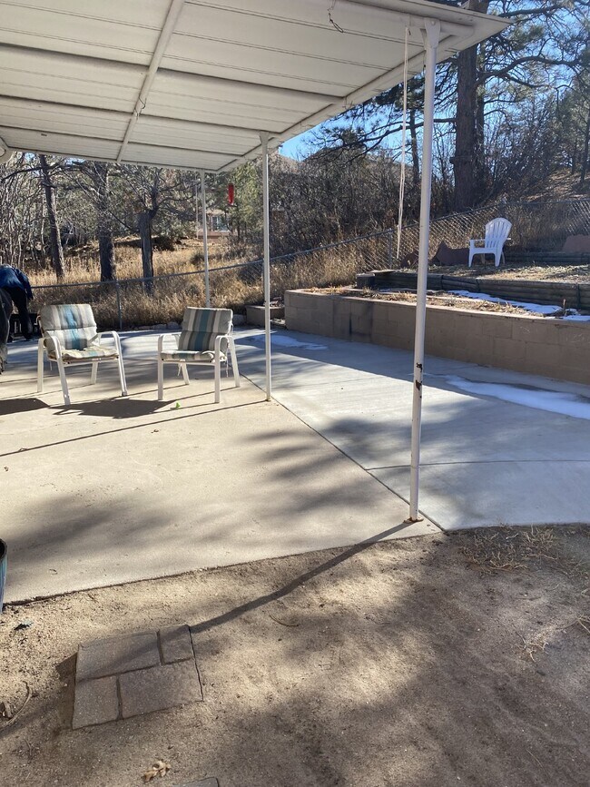 Building Photo - 3 bedroom - Hartsock