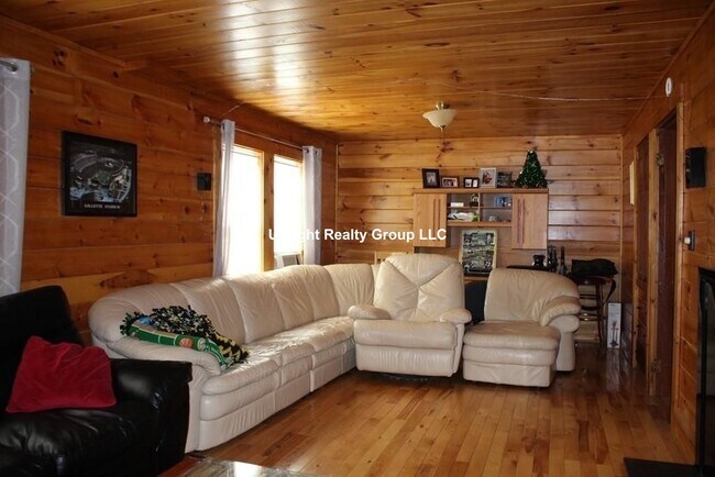 Building Photo - 181 Ocean Ave W