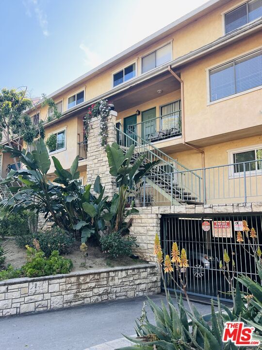 Building Photo - 121 Sinclair Ave