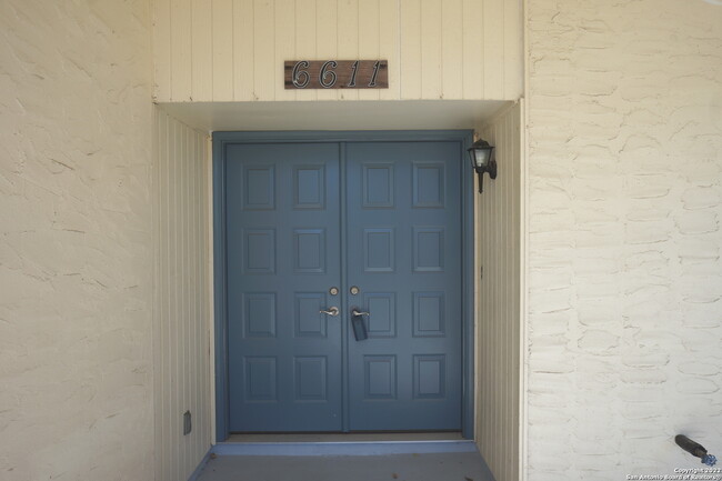 Building Photo - 6611 Woodford-