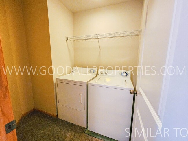Building Photo - 2-Bedroom, 2-Bath Townhome in Ankeny with Attached 2-Car Garage